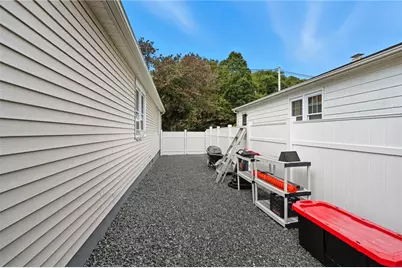 776 Plainfield Street, Providence, RI 02909 - Photo 13