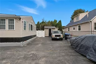 776 Plainfield St, Providence, RI 02909 - Photo 11