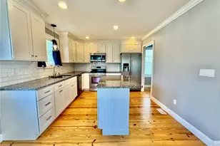 52 Bedlow Ave, Newport, RI 02840 - Photo 9