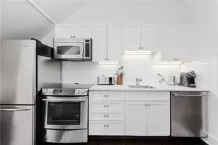 8 Brenton Rd, Newport, RI 02840 - Photo 11