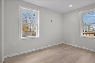 53 Comstock Ave, Providence, RI 02907 - Photo 15