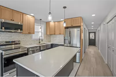 53 Comstock Avenue, Providence, RI 02907 - Photo 9