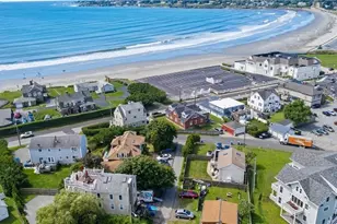 11 Crescent Rd, Middletown, RI 02842 - Photo 3