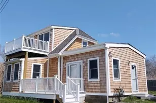 17 Crescent Rd, Middletown, RI 02842 - Photo 1