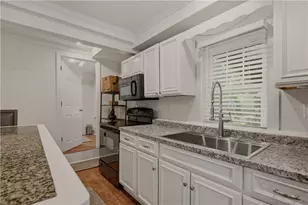 554 E Main Rd, Middletown, RI 02842 - Photo 11
