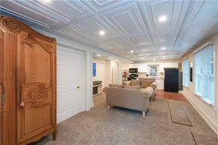 554 E Main Rd, Middletown, RI 02842 - Photo 17