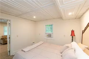 554 E Main Rd, Middletown, RI 02842 - Photo 13