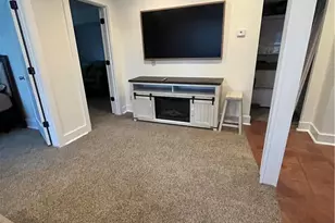 554 E Main Rd, Middletown, RI 02842 - Photo 7