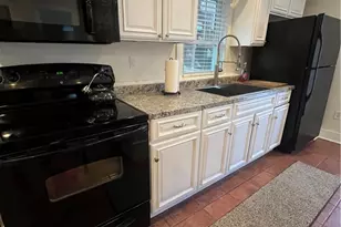 554 E Main Rd, Middletown, RI 02842 - Photo 5