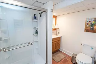 554 E Main Rd, Middletown, RI 02842 - Photo 15