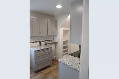 27 Mount Vernon Street #1, Newport, RI 02840 - Photo 7