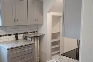 27 Mt Vernon St, Newport, RI 02840 - Photo 7