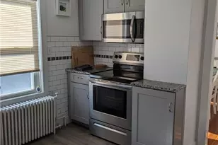 27 Mt Vernon St, Newport, RI 02840 - Photo 9