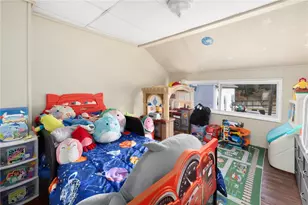 10 Grove St, West Warwick, RI 02893 - Photo 23