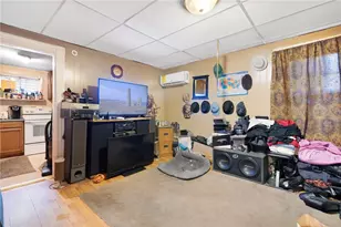 10 Grove St, West Warwick, RI 02893 - Photo 11