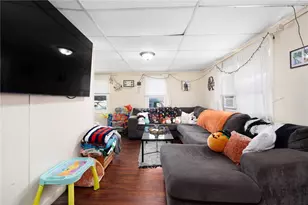 10 Grove St, West Warwick, RI 02893 - Photo 19