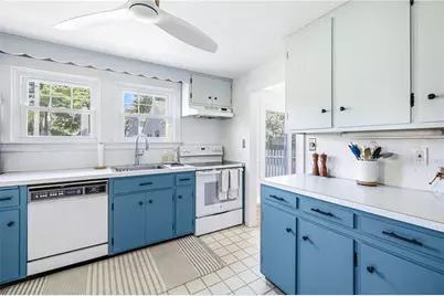 16 Reed Street, Tiverton, RI 02878 - Photo 9