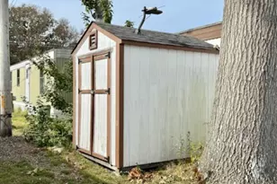 836 Forest Park Ave, Middletown, RI 02842 - Photo 3