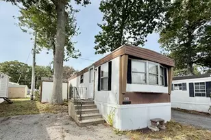 836 Forest Park Ave, Middletown, RI 02842 - Photo 1