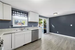 74 Stephens Ave, Warwick, RI 02886 - Photo 7