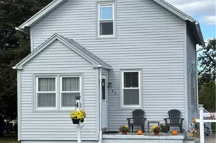 65 Maple Ave, Middletown, RI 02842 - Photo 3