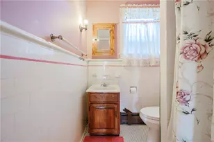 61 Whitmarsh St, Providence, RI 02907 - Photo 33