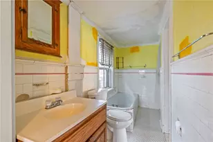 61 Whitmarsh St, Providence, RI 02907 - Photo 21