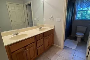 10 Essex St, Douglas, MA 01516 - Photo 35