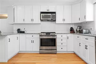 331 3rd Beach Rd, Middletown, RI 02842 - Photo 25