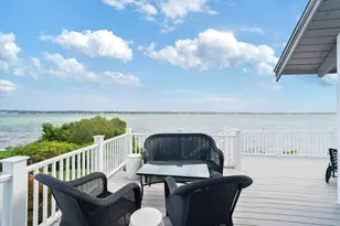 90 Macomber Ln, Portsmouth, RI 02871 - Photo 29