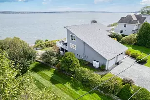 90 Macomber Ln, Portsmouth, RI 02871 - Photo 7