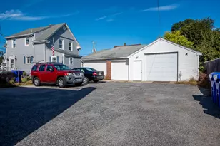 580 Central Ave, Pawtucket, RI 02861 - Photo 3