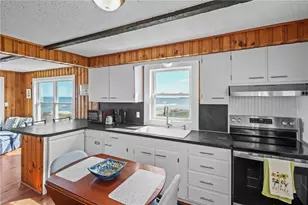 28 Glenwood Ave, Narragansett, RI 02882 - Photo 13