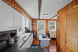 28 Glenwood Ave, Narragansett, RI 02882 - Photo 17