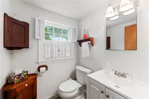 124 Clarence St, Cranston, RI 02910 - Photo 21