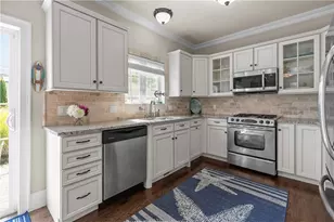 5 Lowndes St, Newport, RI 02840 - Photo 13