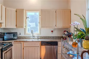 1291 Narragansett Blvd, Cranston, RI 02905 - Photo 9