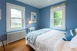 29 Fenner Ave, Newport, RI 02840 - Photo 17