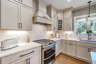 59 Camden Ln, Cranston, RI 02921 - Photo 9