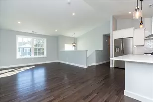 7 June Ct, West Warwick, RI 02816 - Photo 5