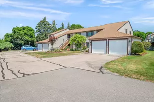 30 Sweet Meadows Ct, Narragansett, RI 02882 - Photo 3