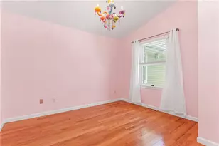 22 Miles Ave, Providence, RI 02906 - Photo 21