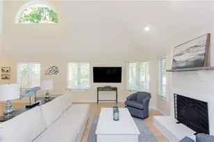 112 Harrison Ave, Newport, RI 02840 - Photo 9