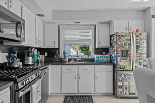 21 Slocum St, Newport, RI 02840 - Photo 15