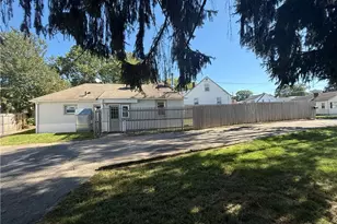 1 Oliver St, North Providence, RI 02904 - Photo 21