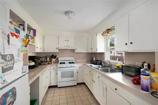 7 Cleveland Ave, Cranston, RI 02920 - Photo 9