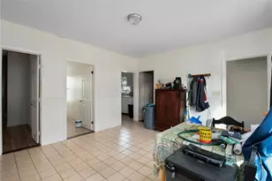 7 Cleveland Ave, Cranston, RI 02920 - Photo 5