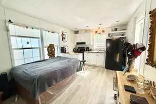 521 Forest Pk, Middletown, RI 02842 - Photo 9