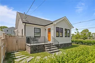 109 Carroll Ave, Newport, RI 02840 - Photo 3