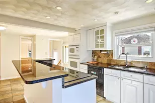 121 Hamilton Ave, Warwick, RI 02886 - Photo 11